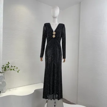 Женское облегающее платье с V-образным вырезом и жемчужной пряжкой из черного тяжелого железа, облегающее платье с высокой талией, облегающее бедра, платье для женщин